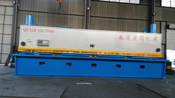 QC11Y-12×7000液压闸式剪板机